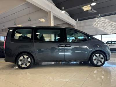Hyundai Staria 2.2 AT 2WD 9 posti 177CV Wagon PRONTA IN SEDE Grigio usata Cortemaggiore