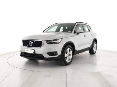Volvo XC40 D3 AWD Geartronic Momentum Core Blu/Azzurro usata Modena