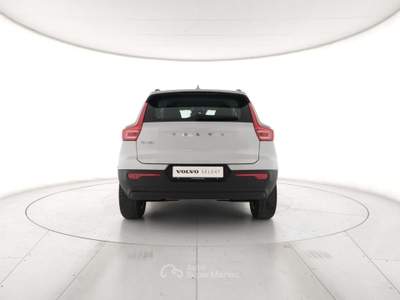 Volvo XC40 D3 AWD Geartronic Momentum Core Blu/Azzurro usata Modena