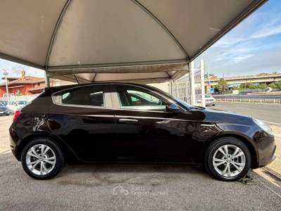 Alfa Romeo Giulietta Giulietta III 2010 1.6 jtdm(2) Distinctive usata Giugliano in Campania