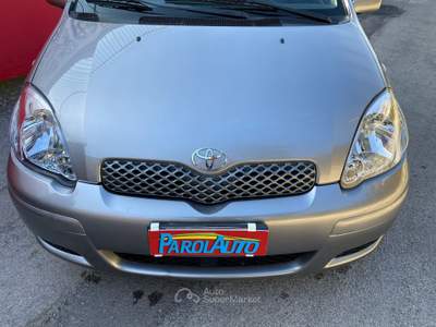 Toyota Yaris 1.4 tdi 75cv cat 5 porte - 2004 Grigio usata Giugliano in Campania