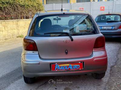 Toyota Yaris 1.4 tdi 75cv cat 5 porte - 2004 Grigio usata Giugliano in Campania