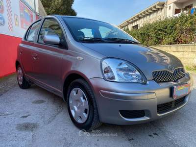Toyota Yaris 1.4 tdi 75cv cat 5 porte - 2004 Grigio usata Giugliano in Campania