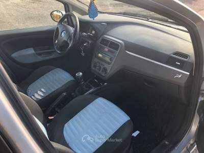 Fiat Grande Punto FIAT GRANDE PUNTO 1.2 GPL IDONEO ANCHE PER NEO PATENTATI Argento usata Rovigo