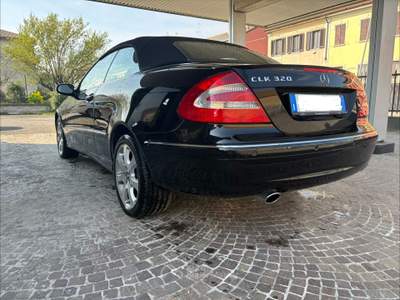 Mercedes-Benz CLK CLK Cabrio 320 Benzina 218cv Automatica CABRIOLET Nero usata MILANO