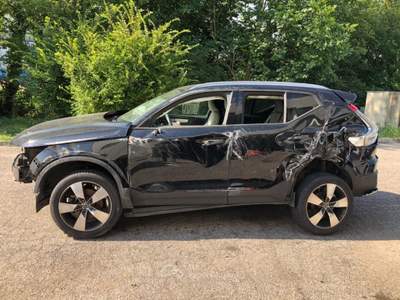 Volvo XC40 T4 GEARTRONIC MOMENTUM Nero usata Megliadino San Vitale