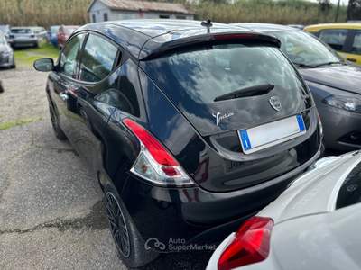 Lancia Ypsilon  - ypsilon 1.0 firefly hybrid silver s&s 70cv Nero usata Roma