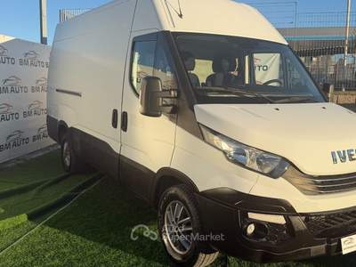 Iveco Daily CAMBIO AUTOMATICO 35S14 2.3 HPT PLM GARANTITO 12 MESI Bianco usata Napoli