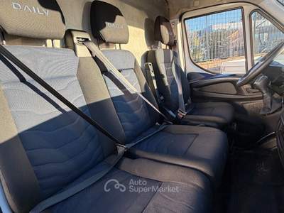 Iveco Daily CAMBIO AUTOMATICO 35S14 2.3 HPT PLM GARANTITO 12 MESI Bianco usata Napoli