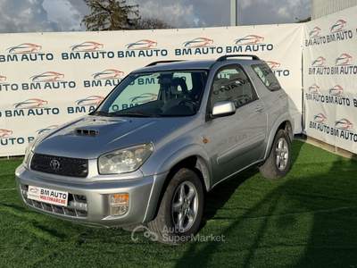 Toyota RAV4 RAV 4 RAV4 2.0 DIESEL 115 CV D-4D cat 3 porte Sol Argento usata Napoli