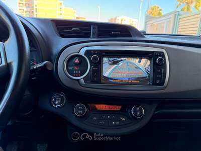 Toyota Yaris 5 porte Lounge Tetto panoramico Blu/Azzurro usata Andria
