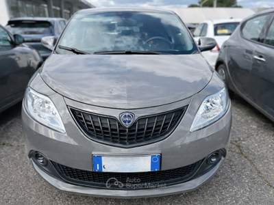 Lancia Ypsilon  - ypsilon 1.0 firefly hybrid silver s&s 70cv Grigio usata Roma
