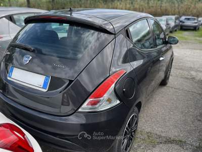 Lancia Ypsilon  - ypsilon 1.0 firefly hybrid silver s&s 70cv 5p.ti Grigio usata Roma