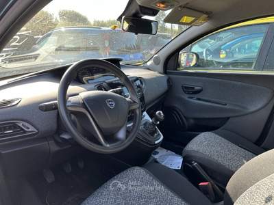 Lancia Ypsilon  - ypsilon 1.0 firefly hybrid silver s&s 70cv Blu/Azzurro usata Roma