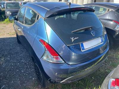 Lancia Ypsilon  - ypsilon 1.0 firefly hybrid silver s&s 70cv 5p.ti Blu/Azzurro usata Roma