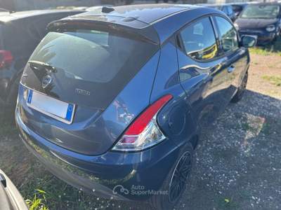 Lancia Ypsilon  - ypsilon 1.0 firefly hybrid silver s&s 70cv 5p.ti Blu/Azzurro usata Roma
