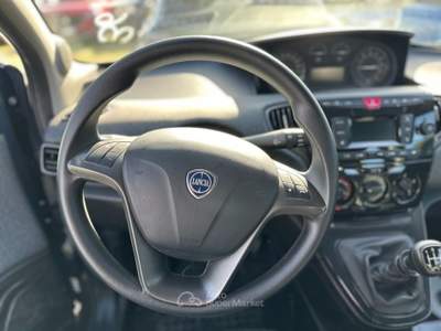 Lancia Ypsilon  - ypsilon 1.0 firefly hybrid silver s&s 70cv Blu/Azzurro usata Roma