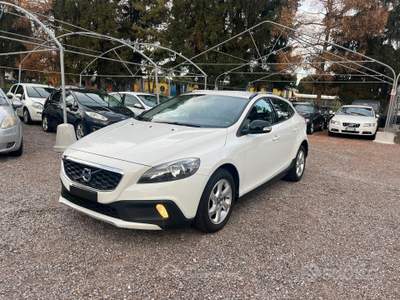 Volvo V40 Cross Country D2 1.6 Business Bianco usata Bulgarograsso