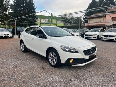 Volvo V40 Cross Country D2 1.6 Business Bianco usata Bulgarograsso