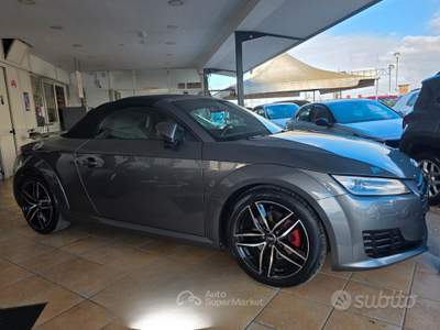 Audi TT Roadster 2.0 TDI ultra Design usata Pompei