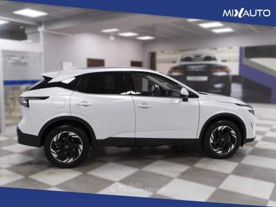 Nissan Qashqai 1.3 MHEV N-Connecta 2WD 158CV xtronic Bianco usata Latina