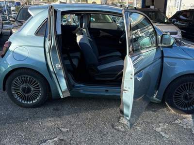 Fiat 500 Fiat 500e 3+1 La Prima Blu/Azzurro usata Pozzuoli