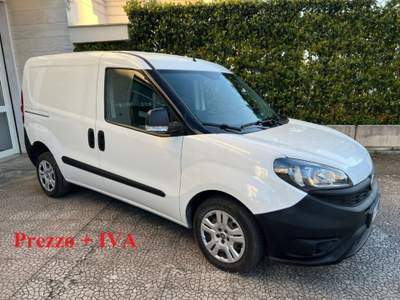 Fiat Doblò 1.6 MJT 105CV Cargo Lamierato 3 Posti Bianco usata Alberobello