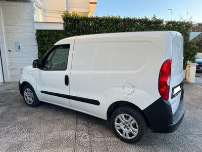 Fiat Doblò 1.6 MJT 105CV Cargo Lamierato 3 Posti Bianco usata Alberobello