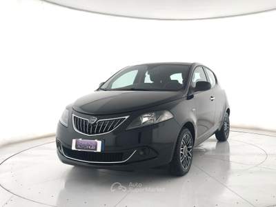 Lancia Ypsilon Ypsilon 1.0 firefly hybrid platino s&s 70cv camera Nero usata Ghedi