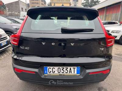 Volvo XC40 T2 130CV MOMENTUM CORE Nero usata Milano