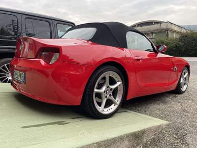 BMW Z4 Z4 Crimson Red Roadster 2.0i Manuale Sport Pack Rosso usata Nave