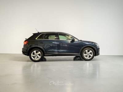 Audi Q3 35 1.5 tfsi mhev Business Advanced s-tronic Blu/Azzurro usata Parma