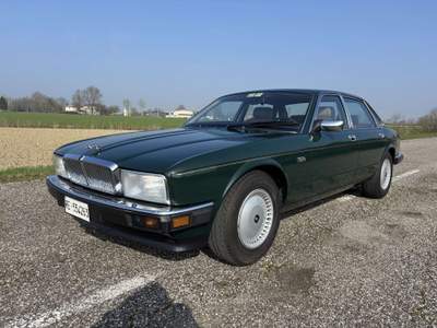 Jaguar XJ6 2.9 Sovereign manuale ASI Verde usata Luzzara