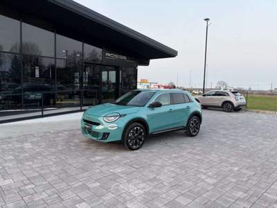 Fiat 600 Hybrid DCT MHEV La Prima ANCHE NEOPATENTATI Blu/Azzurro usata Russi