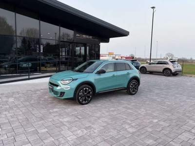 Fiat 600 Hybrid DCT MHEV La Prima ANCHE NEOPATENTATI Blu/Azzurro usata Russi