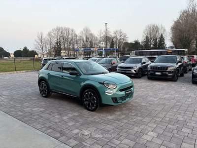 Fiat 600 Hybrid DCT MHEV La Prima ANCHE NEOPATENTATI Blu/Azzurro usata Russi