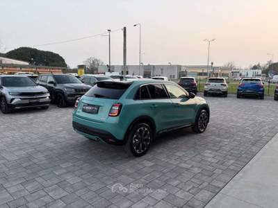 Fiat 600 Hybrid DCT MHEV La Prima ANCHE NEOPATENTATI Blu/Azzurro usata Russi