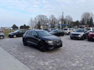Volkswagen T-Roc 2.0 TDI R-Line DSG 150 CV Nero usata Russi