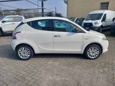 Lancia Ypsilon 1.2 69 CV 5 porte Silver Bianco usata VAREDO