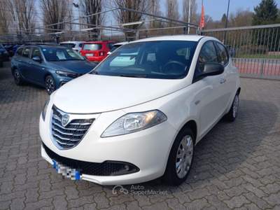 Lancia Ypsilon 1.2 69 CV 5 porte Silver Bianco usata VAREDO