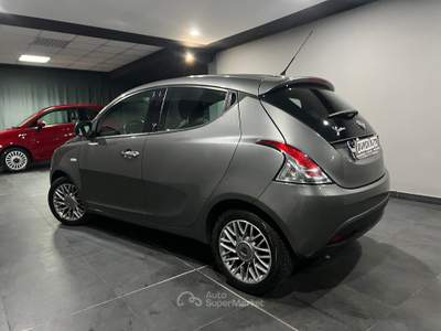 Lancia Ypsilon 1.3 MJT 16V 95 CV 5 porte S&S Gold Grigio usata Atena lucana