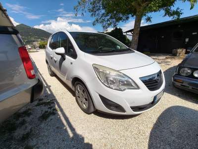 Opel Meriva Meriva II 2010 1.3 cdti ecoflex Elective 95cv Bianco usata Gubbio
