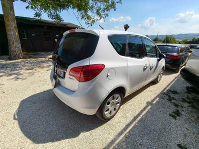 Opel Meriva Meriva II 2010 1.3 cdti ecoflex Elective 95cv Bianco usata Gubbio