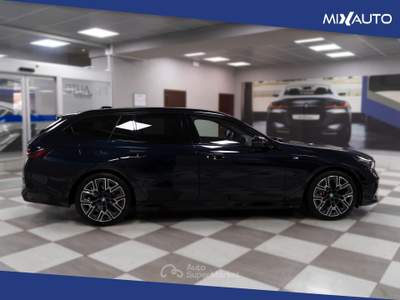 BMW Serie 5 530d Futura d Touring 48V xDrive Auto Nero usata Latina