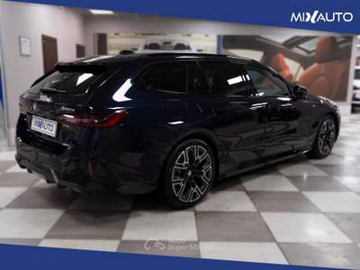 BMW Serie 5 530d Futura d Touring 48V xDrive Auto Nero usata Latina