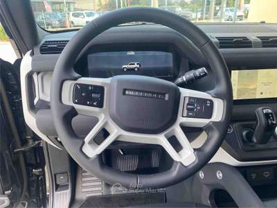 Land Rover Defender 90 3.0D I6 250 CV AWD Auto X-Dynamic SE Nero usata Pinerolo