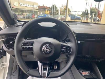 Alfa Romeo Junior 1.2 145 CV Hybrid eDCT6 Speciale Bianco usata Pinerolo