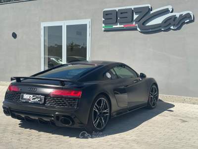 Audi R8 Coup&eacute; 5.2 FSI quattro S tronic plus PERFORMANCE - PRONTA CONSEGNA - TAGLIANDI CERTIFICATI - CARBONIO Nero usata ARICCIA
