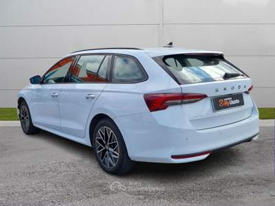Skoda Octavia  - octavia wagon 2.0 tdi selection 150cv dsg Bianco usata ROMA