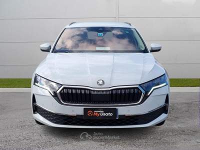 Skoda Octavia  - octavia wagon 2.0 tdi selection 150cv dsg Bianco usata ROMA